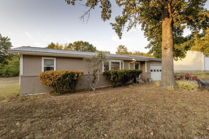Property Photo:  608 Oak Street  AR 72635 