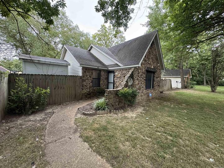 Property Photo:  902 Hester Street  AR 72401 