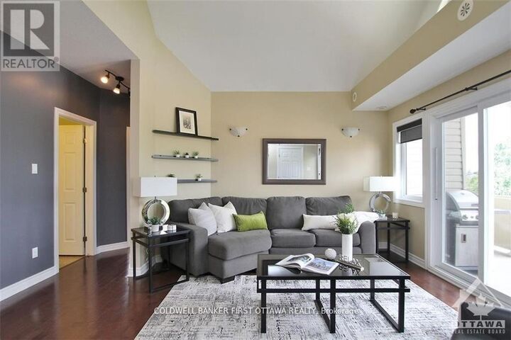 Property Photo:  137 Harthill Way E  ON K2J 5V1 