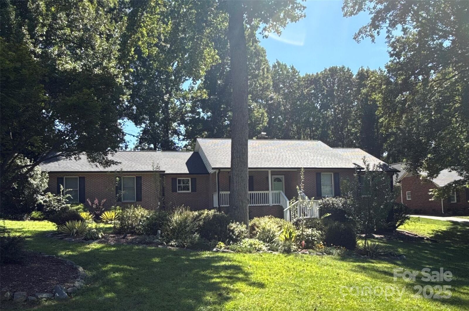 Property Photo:  503 Deerfield Drive  NC 28086 