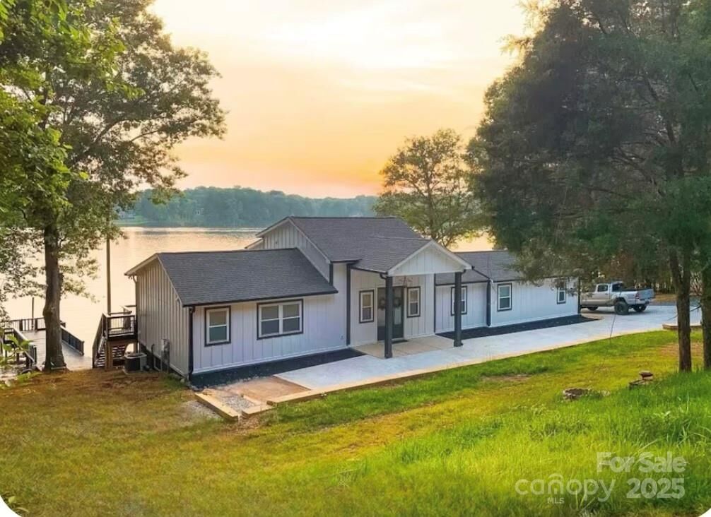 Property Photo:  3600 Sadler Road  NC 28278 