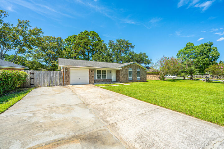 Property Photo:  116 Mulberry Drive  SC 29486 