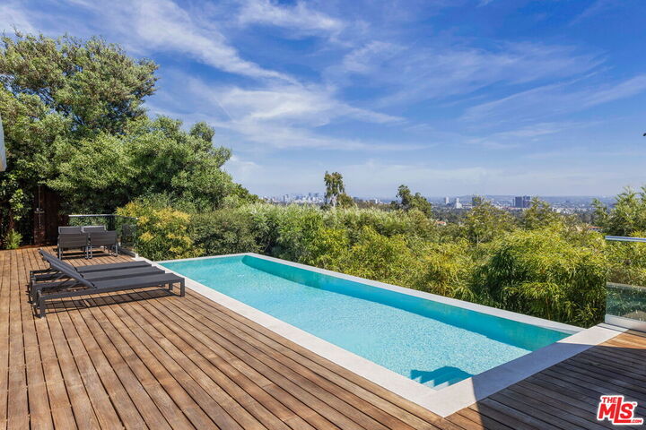 Property Photo: 1822 Westridge Rd CA 90049