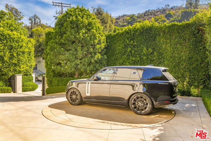 Property Photo:  2401 Bowmont Dr  CA 90210 