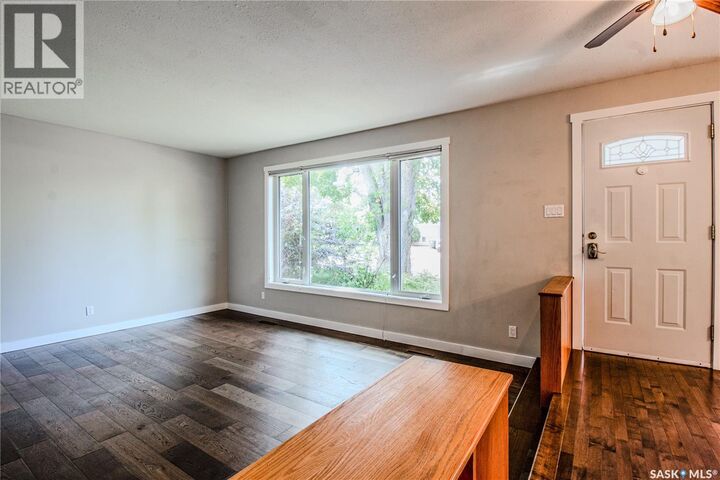 Property Photo:  61 Sparling Crescent  SK S7H 3M1 