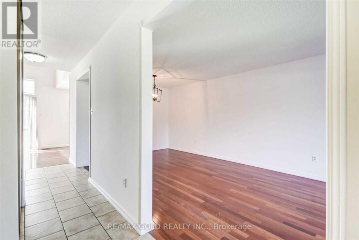 Property Photo: 32 Lawndale Crescent ON L6S 3L4