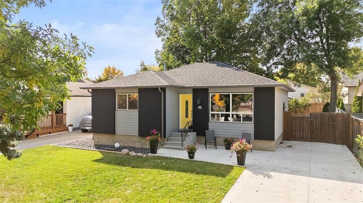 Property Photo:  86 Meadow Lake Drive  MB R2C 4K3 