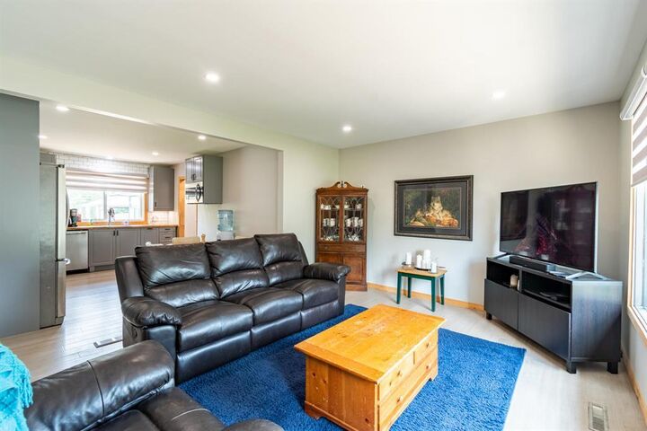 Property Photo:  784 Municipal Road  MB R3R 1J4 