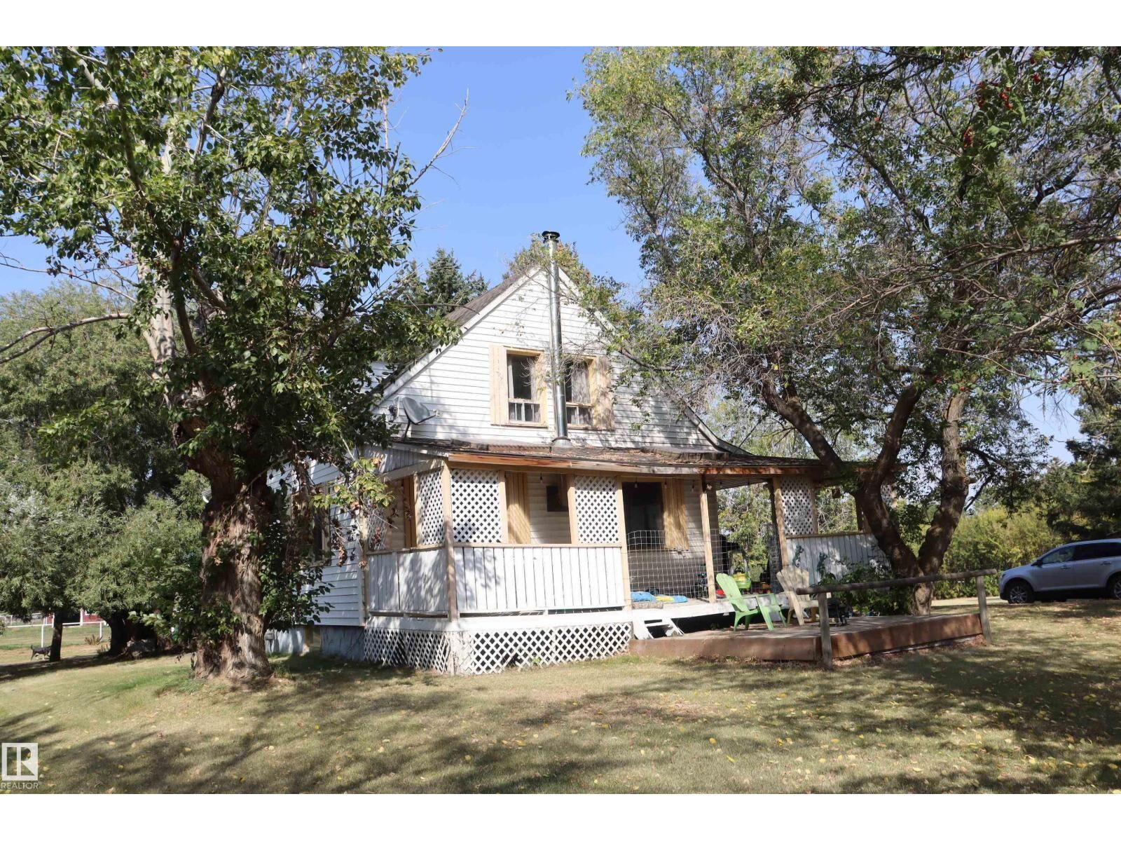 Property Photo: 243066 Twp. Rd. 464 AB T9A 2G3