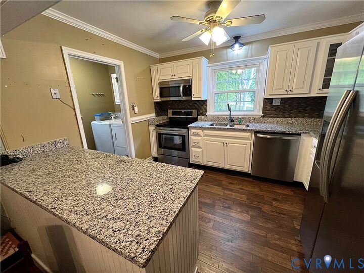Property Photo: 9800 S Wagstaff Circle VA 23236