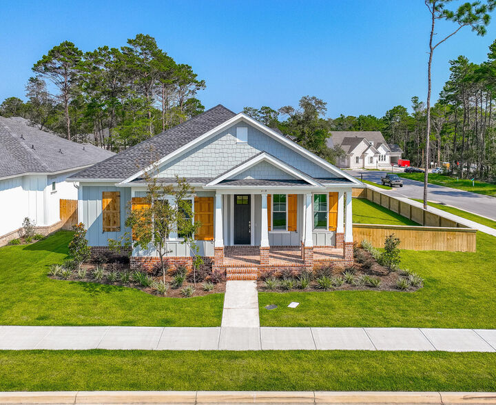 Property Photo: 419 Sweetgrass Lane FL 32578