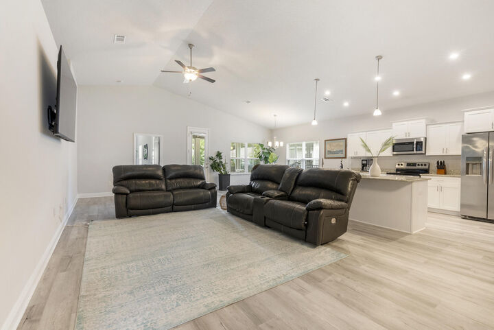 Property Photo: 88 Cool Breeze Loop FL 32439