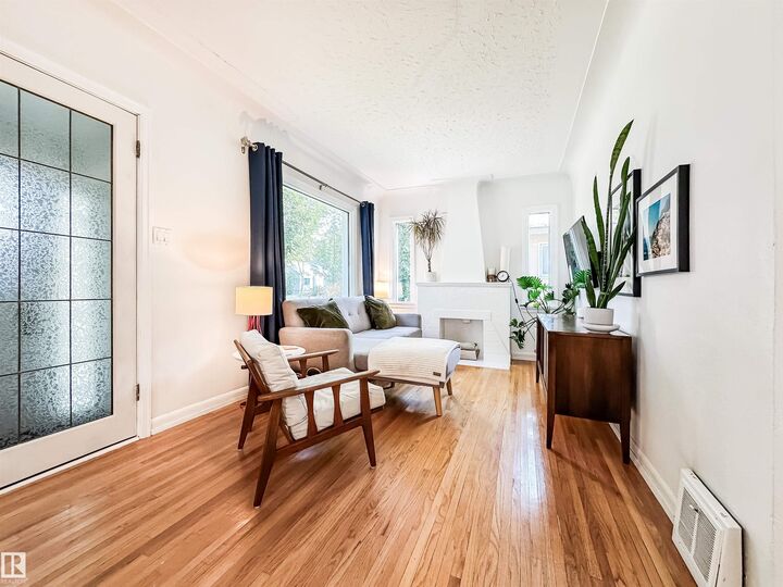 Property Photo:  10807 63 Avenue NW  AB T6H 1P9 
