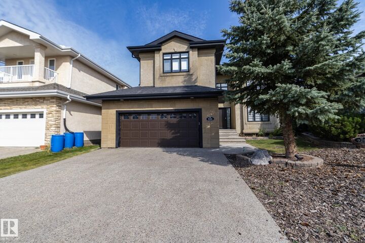 926 Thompson Place NW  Edmonton AB T6R 3K4 photo