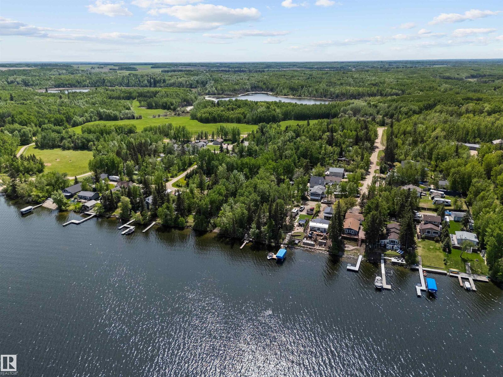 Property Photo: 5081 4 Street AB T0E 1V0