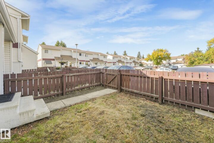 Property Photo:  420 Clareview Road NW  AB T5A 4G6 