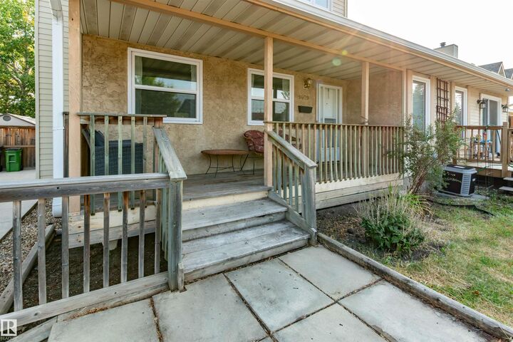 Property Photo:  9409 173 Street NW  AB T5T 3G4 
