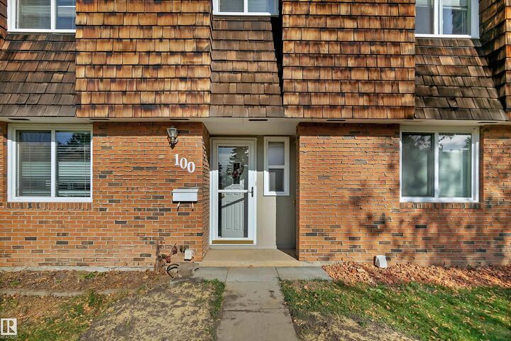 Property Photo: 100 Great Oaks AB T8A 0V8