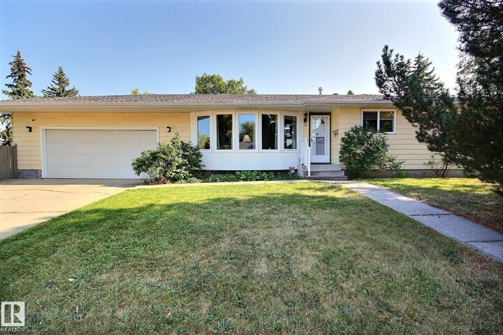 2 Wascana Street  Spruce Grove AB T7X 1M4 photo
