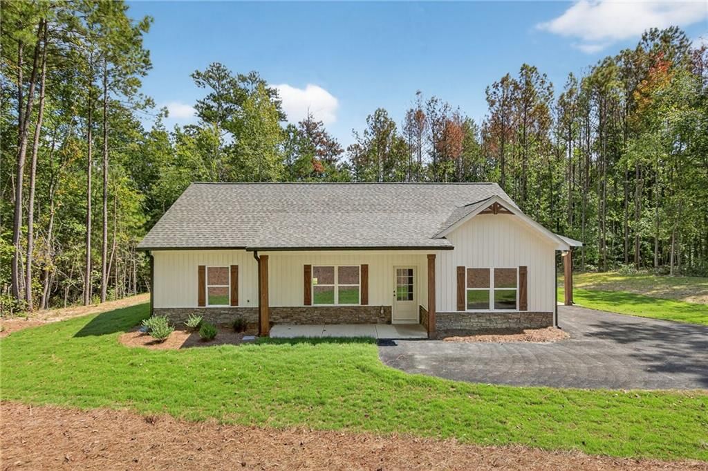 Property Photo: 560 Coots Lake Road GA 30153