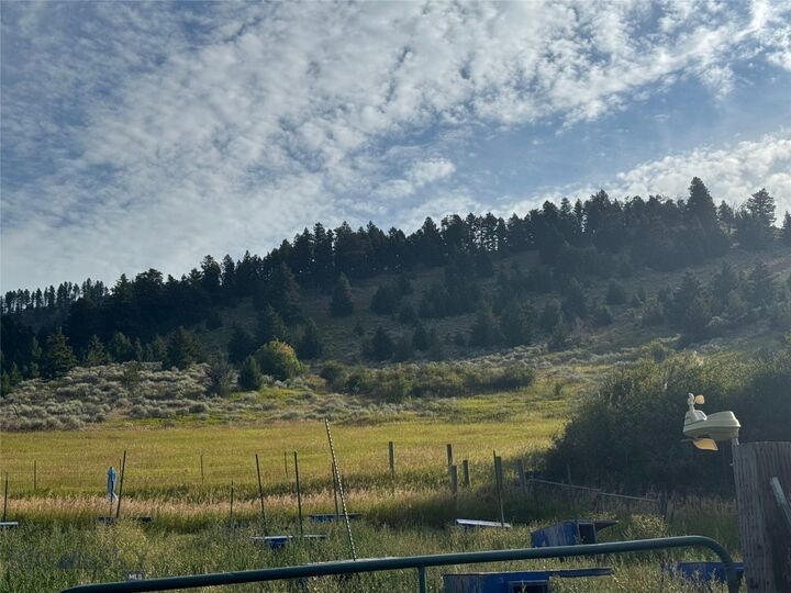 Property Photo:  5 Muir Road E  MT 59715 