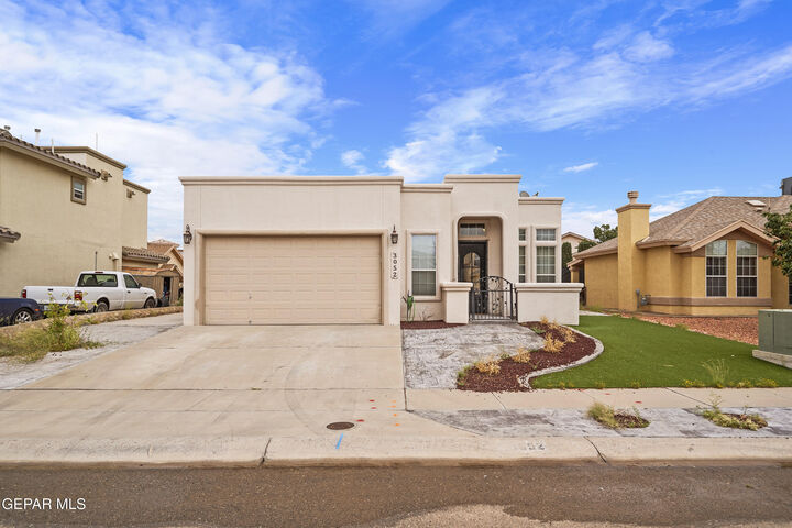3052 Tierra Valle Drive  El Paso TX 79938 photo