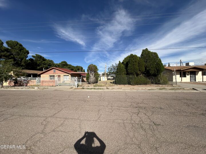 Property Photo: 8920 Kenneth Street TX 79904