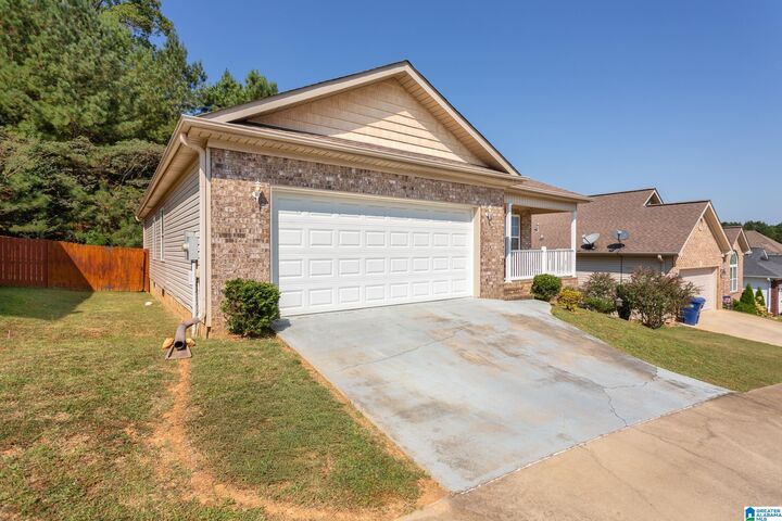 Property Photo:  90 Lindy Lane  AL 36203 
