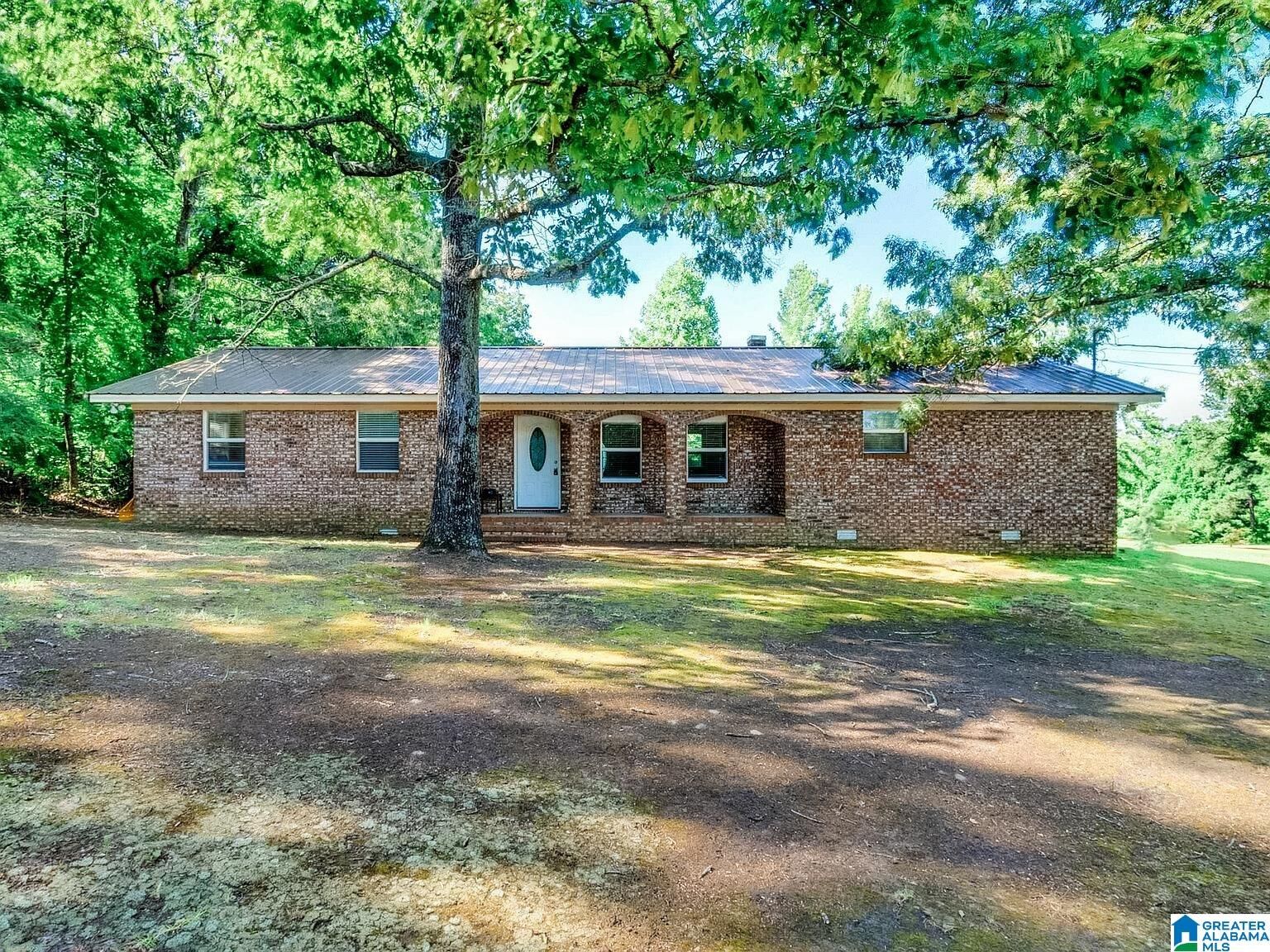 Property Photo: 1690 County Road 18 AL 35046