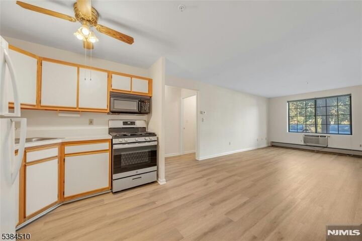 Property Photo:  916 Thoreau Ct 916  NJ 07430 