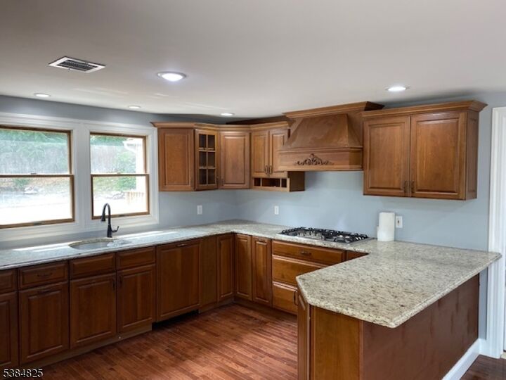 Property Photo: 565 Colfax Rd NJ 07470