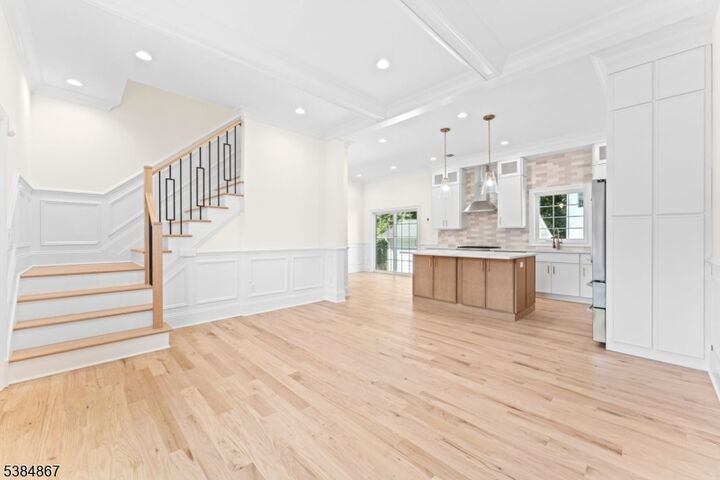 Property Photo:  7 Swan Rd  NJ 07039 