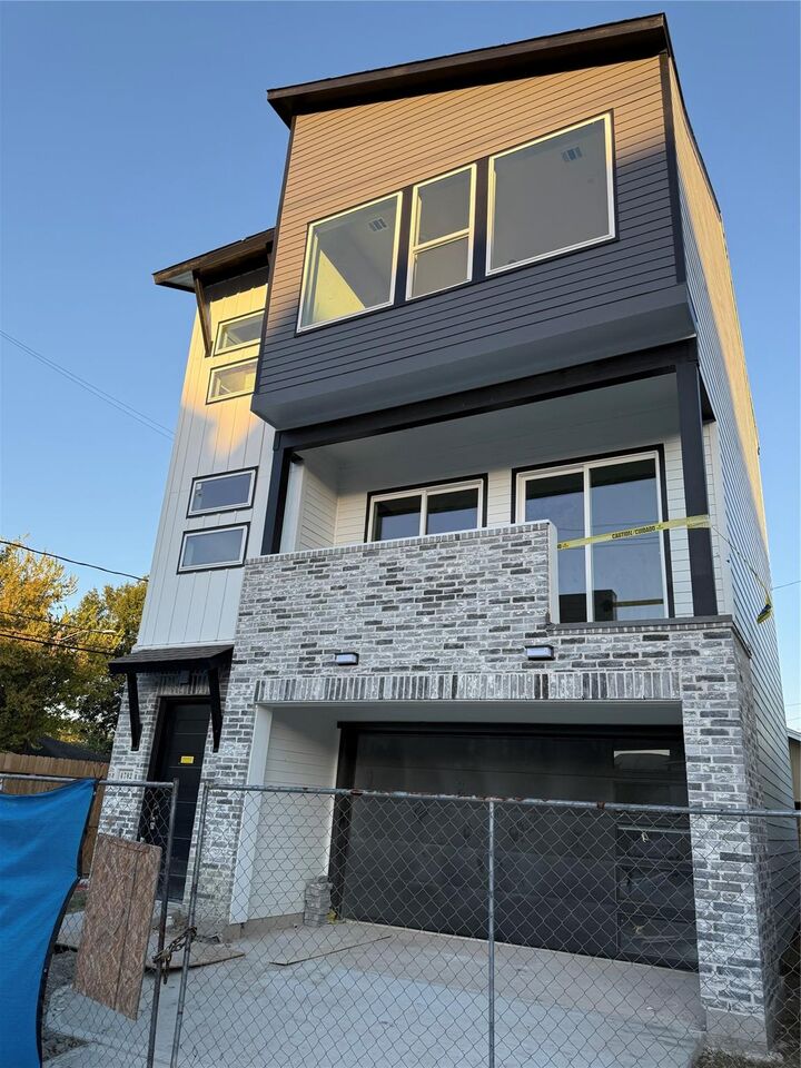 Property Photo:  4702 Coke Street  TX 77020 