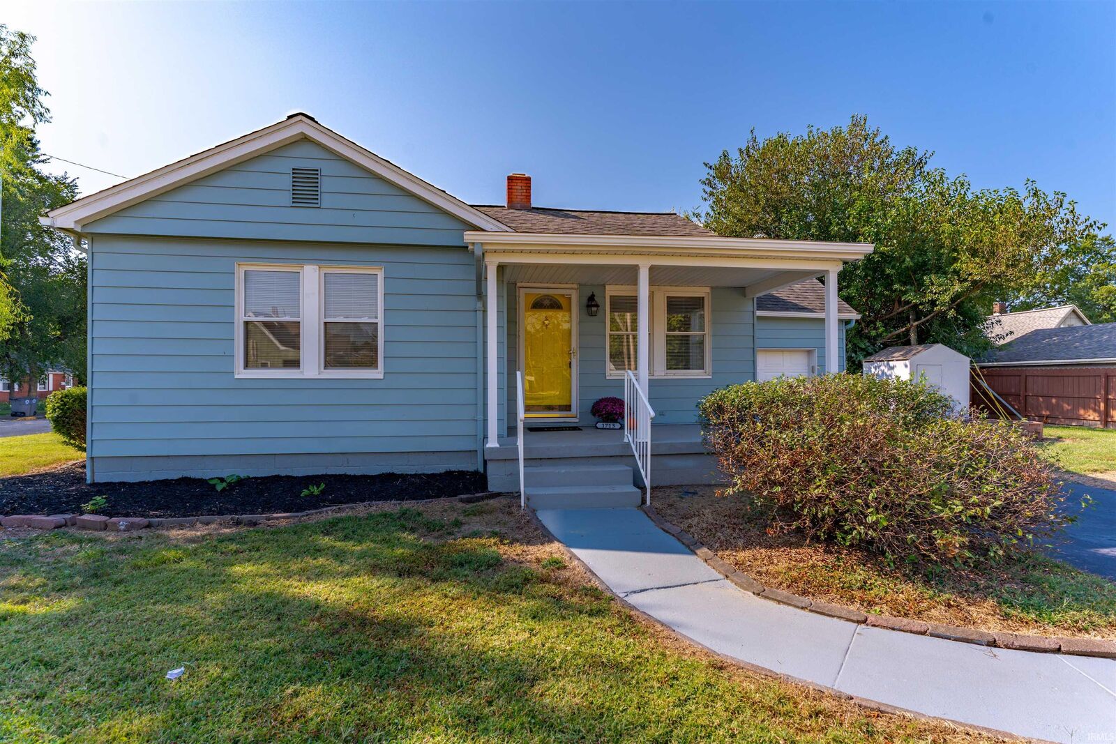 Property Photo: 1713 E Illinois Street IN 47711-5813