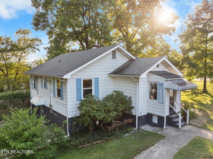 Property Photo:  1500 Reaves Rd  TN 37912 