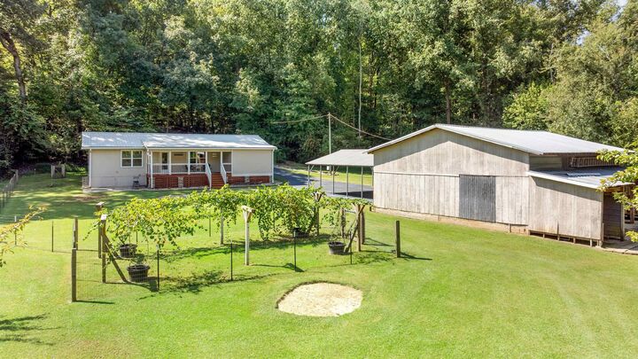 Property Photo:  1571 Indian Woods Drive  GA 30642 