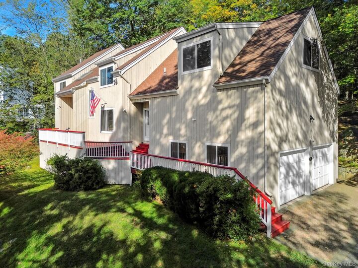 Property Photo:  3 Fox Den Lane  NY 10560 