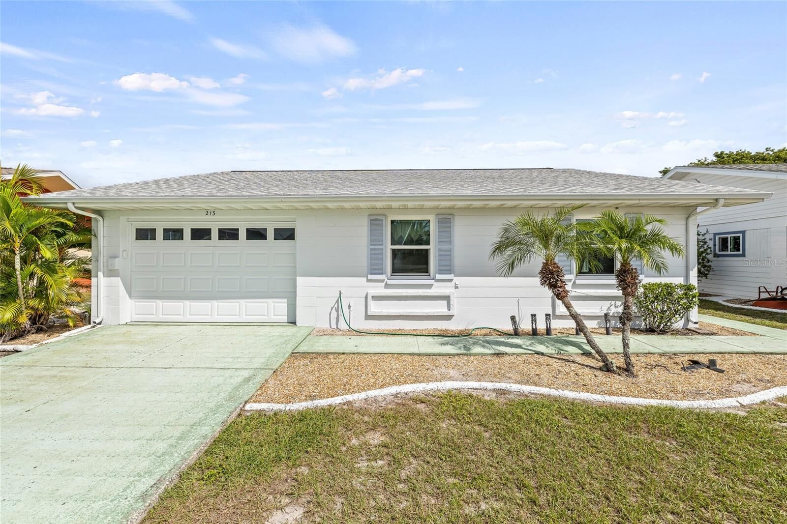 Property Photo: 213 Genet Court FL 33573