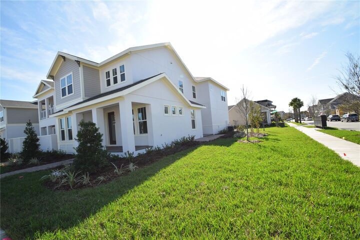 Property Photo: 13204 Kocher Way FL 32827