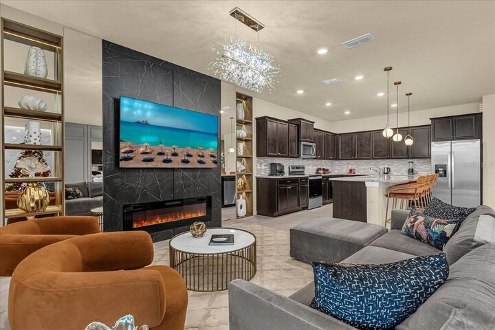 Property Photo:  