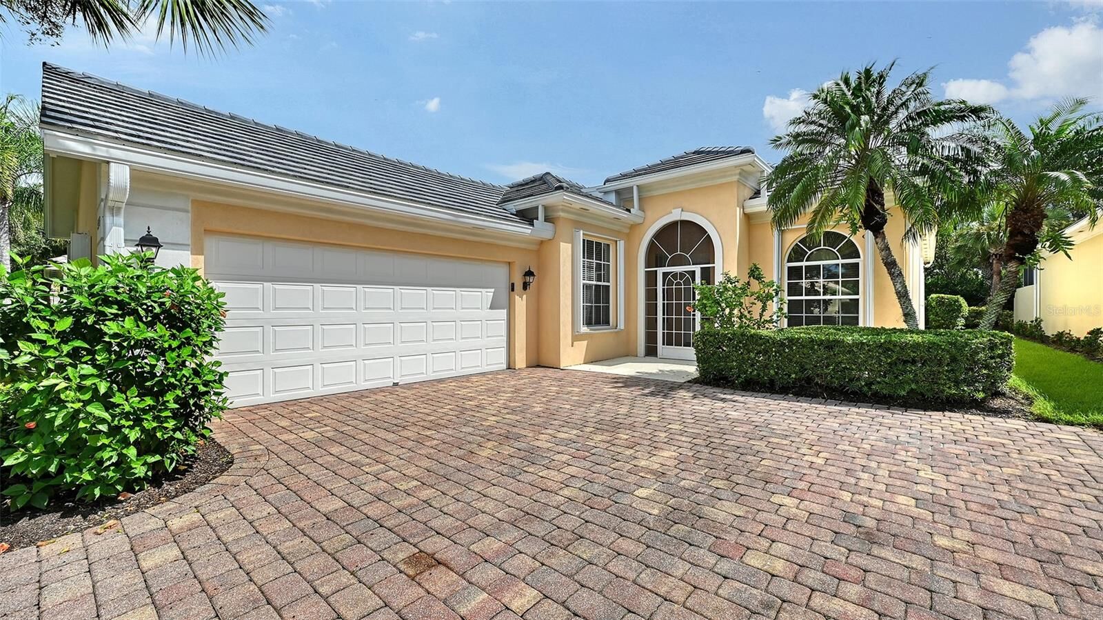 Property Photo: 5679 Ferrara Drive FL 34238