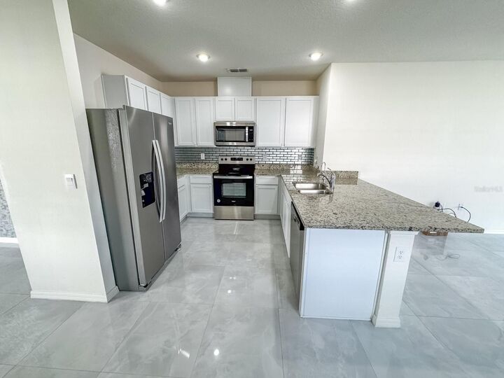 Property Photo: 4855 Cranberry Way FL 33811
