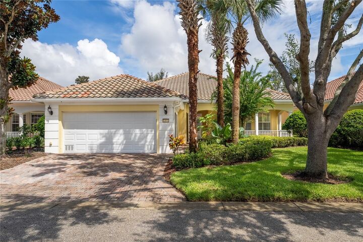 Property Photo: 12021 Jewel Fish Ln FL 32827