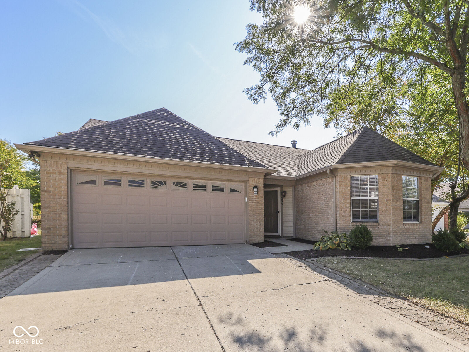 Property Photo:  255 Lake Point Lane S  IN 46142 