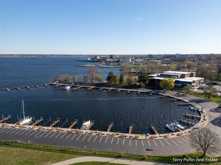 942 Boardwalk Cove Drive  Muskegon MI 49441-2213 photo