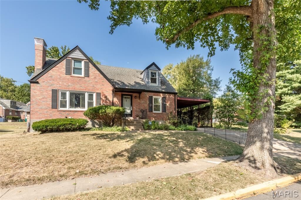 Property Photo: 52 Greendale Drive MO 63121