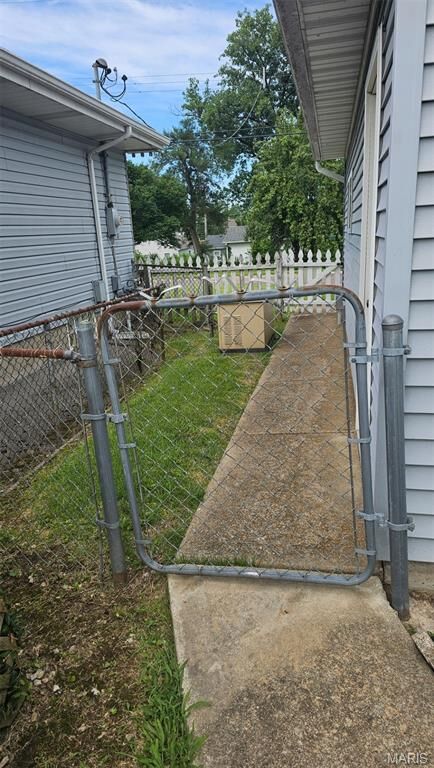 Property Photo: 6008 Jackson Avenue MO 63134