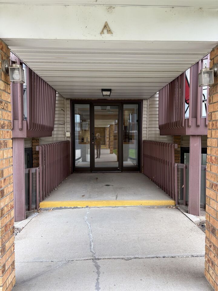 Property Photo:  924 28th Ave  Unit 401A SW  ND 58701 