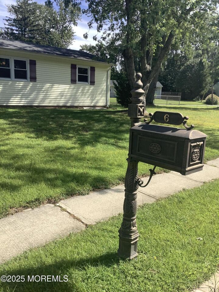 Property Photo:  6 Redwood Road  NJ 07731 
