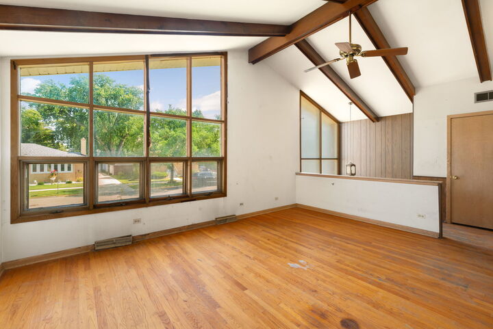 Property Photo: 1410 N 34th Avenue IL 60160